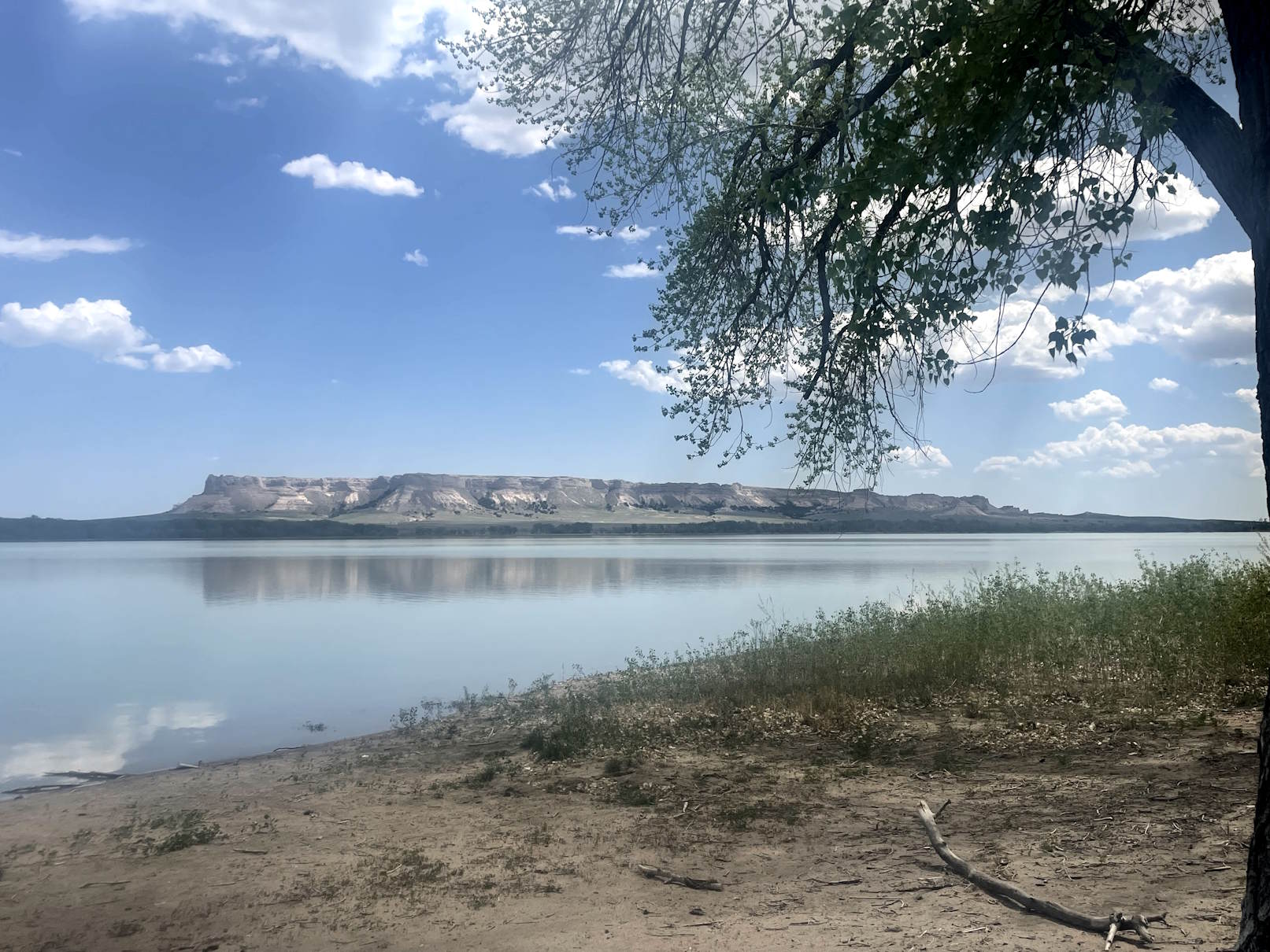 Mesa across Hawk Springs Lake